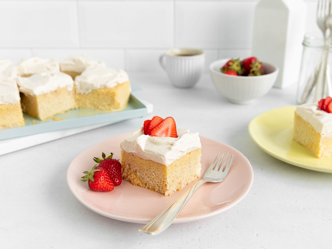 Discovering the Delightful Red Currant Bakery Vanilla Cake - A Slice of Heaven