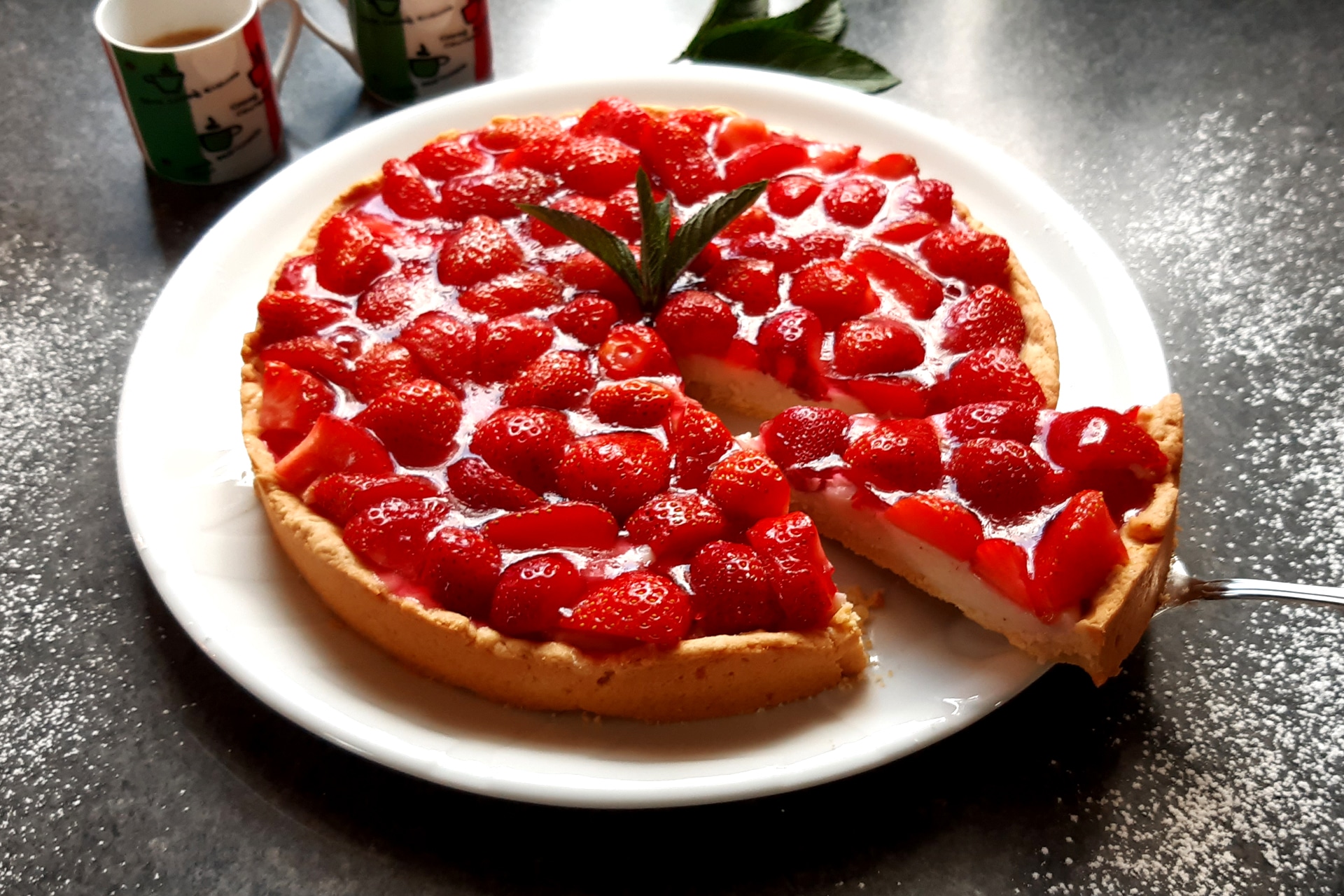 Discovering the Delightful Red Currant Bakery Vanilla Cake - A Slice of Heaven
